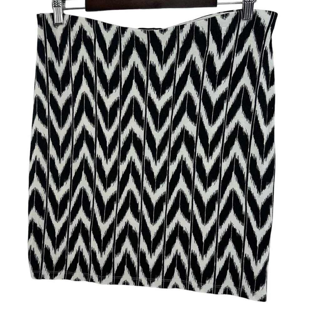 Apt. 9 Chevron Print Knit Mini Skirt Black/White Size Large Mid-2000s Retro Vibe